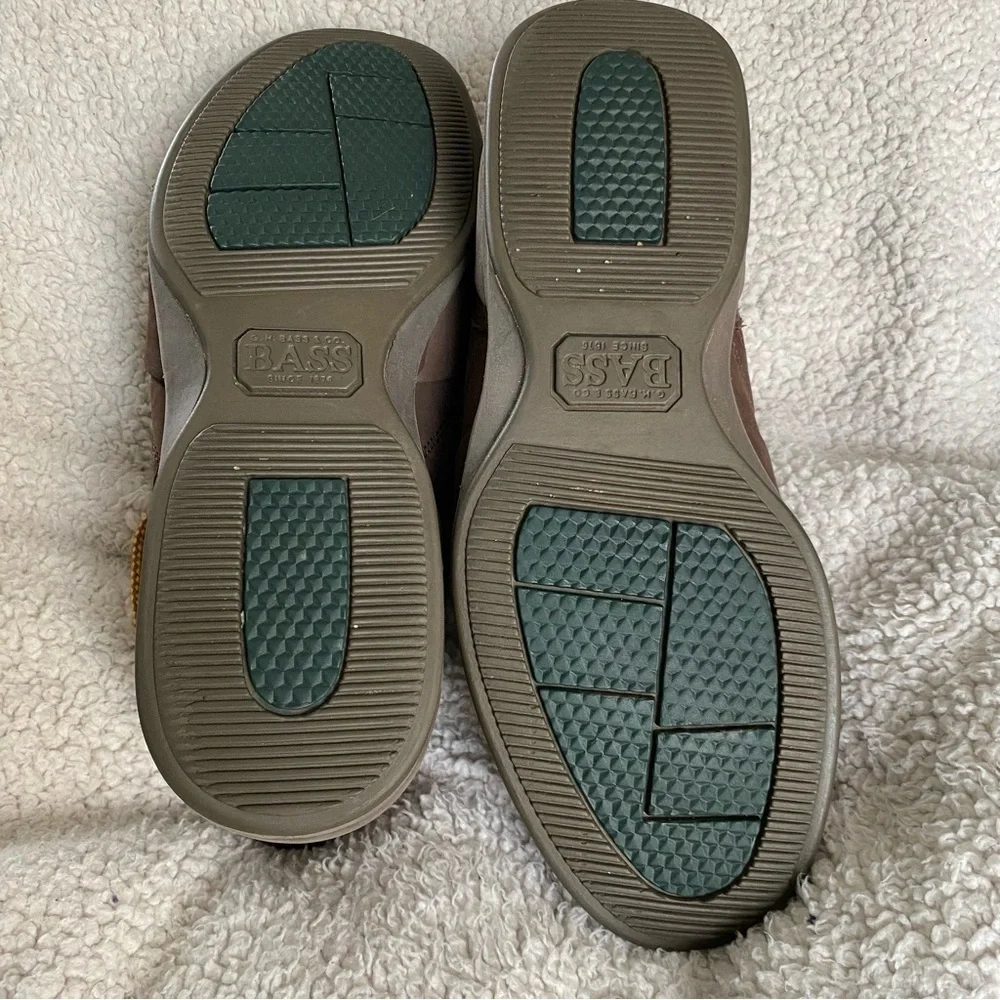 Bass tan lace